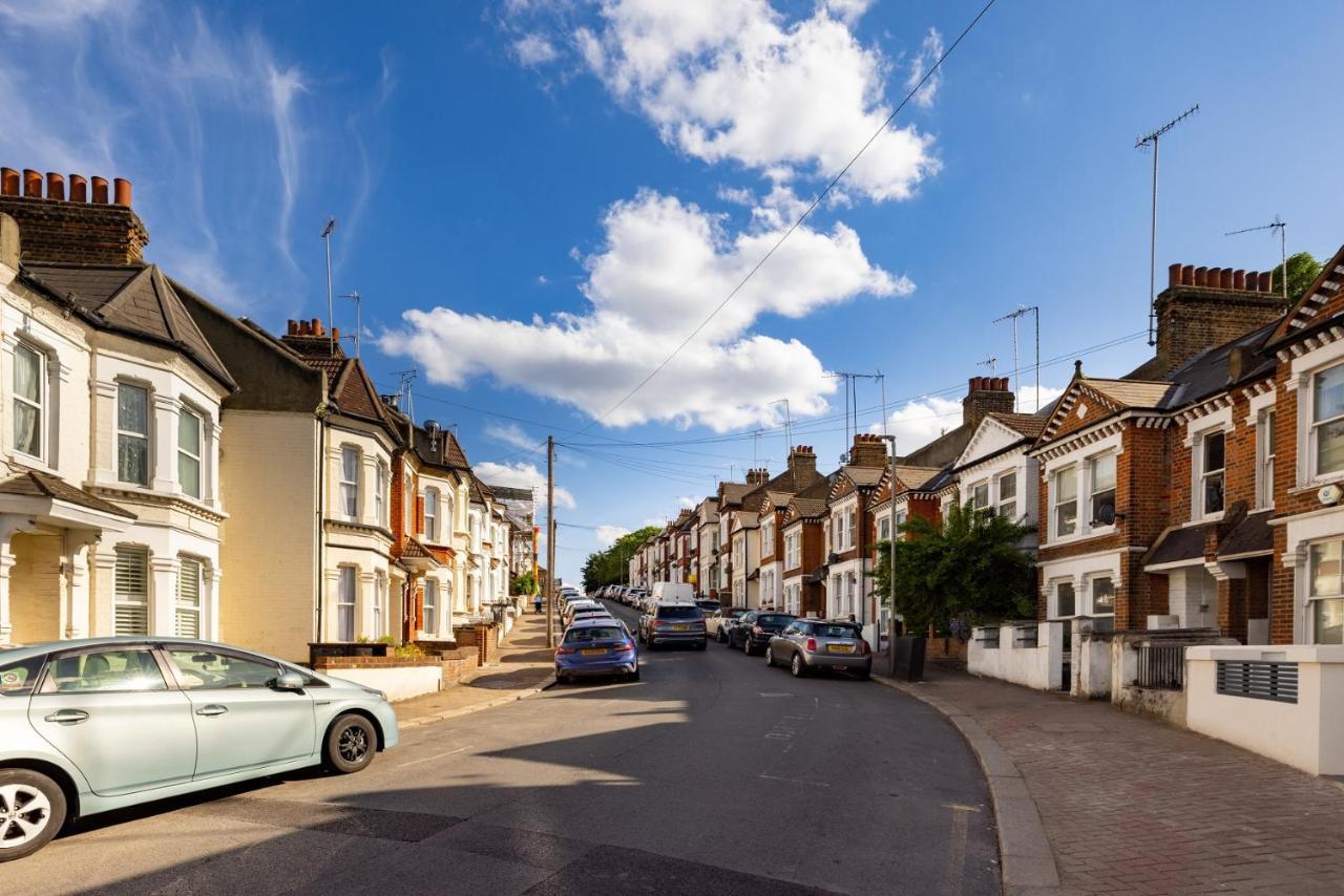 شقة The Battersea Secret - Trendy 3Bdr Flat With Patio لندن المظهر الخارجي الصورة
