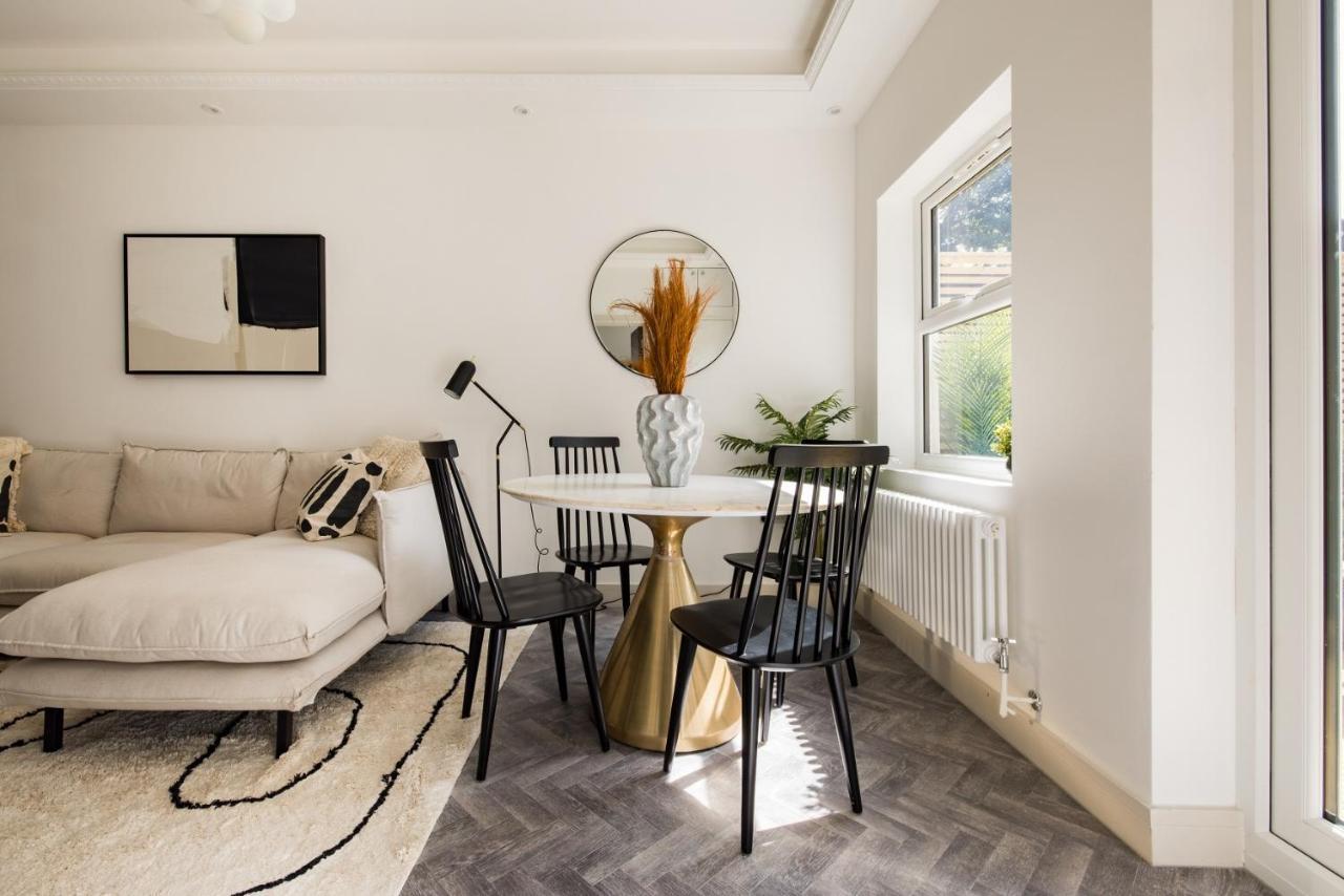 شقة The Battersea Secret - Trendy 3Bdr Flat With Patio لندن المظهر الخارجي الصورة
